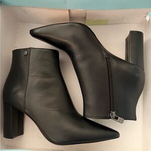 Antonio Melani Black Ankle Boots sz7